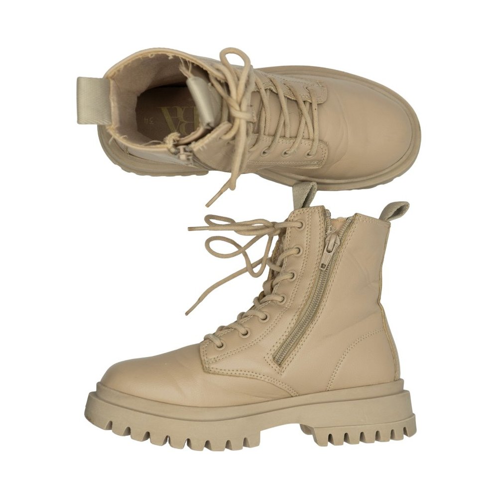 Zara Kids Girl Monochromatic Lug Sole Ankle Boot Combat Boot Bootie Size 2.5 |33